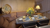Yacht INDEPENDENCE 2 -  Galley Dinette